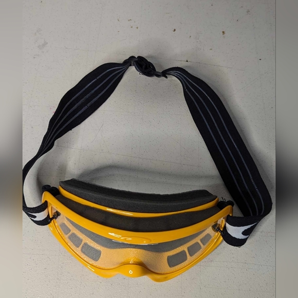 Oakley Adjustable Skiing Goggles - Picture 8 of 9